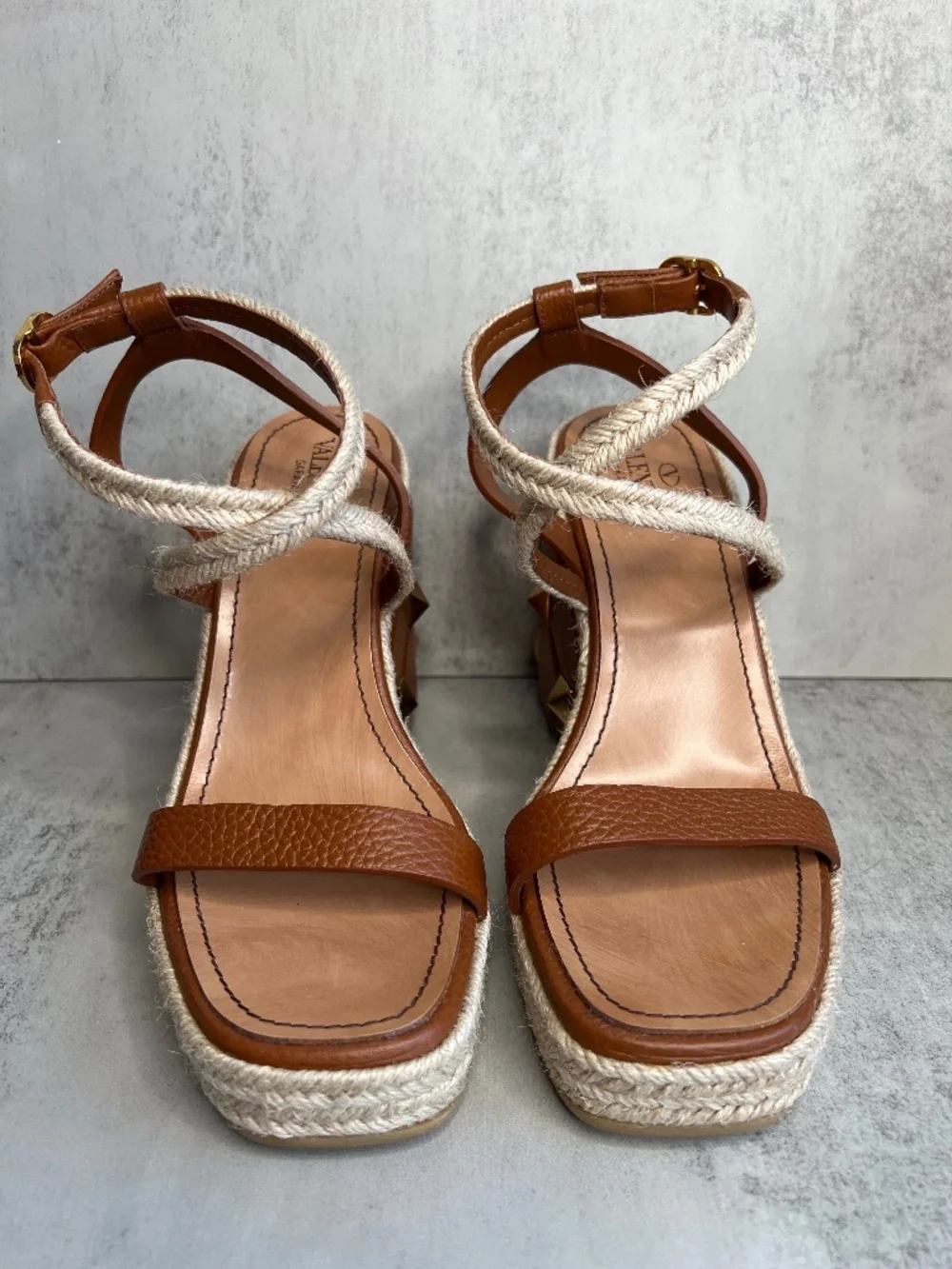 Valentino Garavani Roman Stud Espadrille Wedge Sandals in Size 38